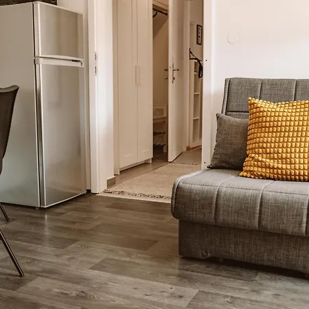 Hill Apartment *